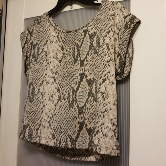 Snake Skin print blouse - Picture 3 of 3